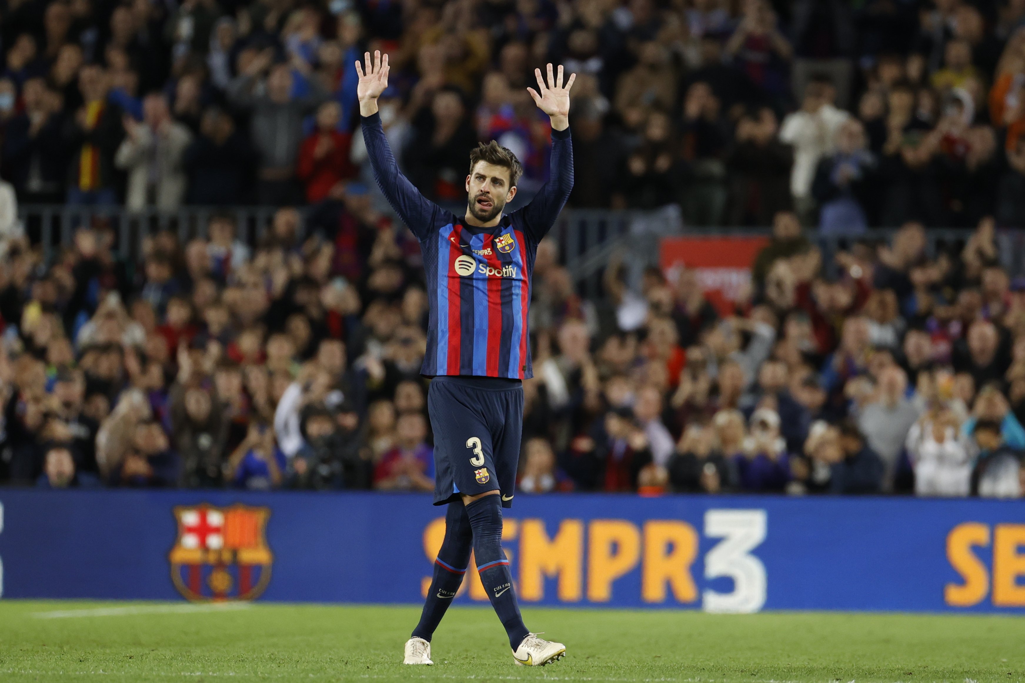 Gerard Piqué s'acomiada del Camp Nou entre llàgrimes: "Vaig néixer aquí i moriré aquí"