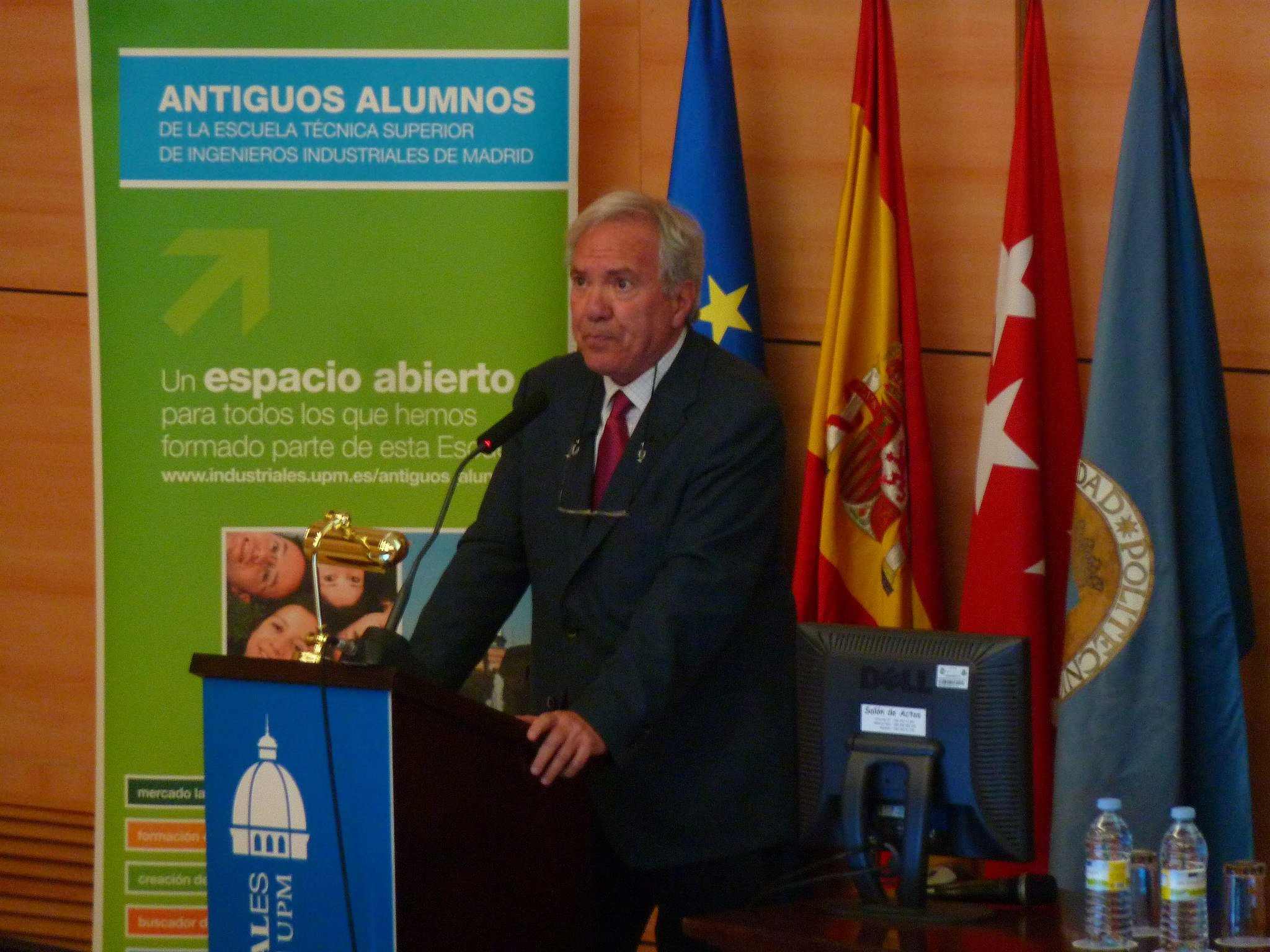 Barrionuevo admet que la policia espanyola tenia "certa autonomia" en la guerra bruta contra ETA