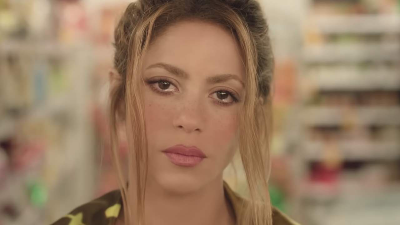 Shakira plorant Shakira plorant