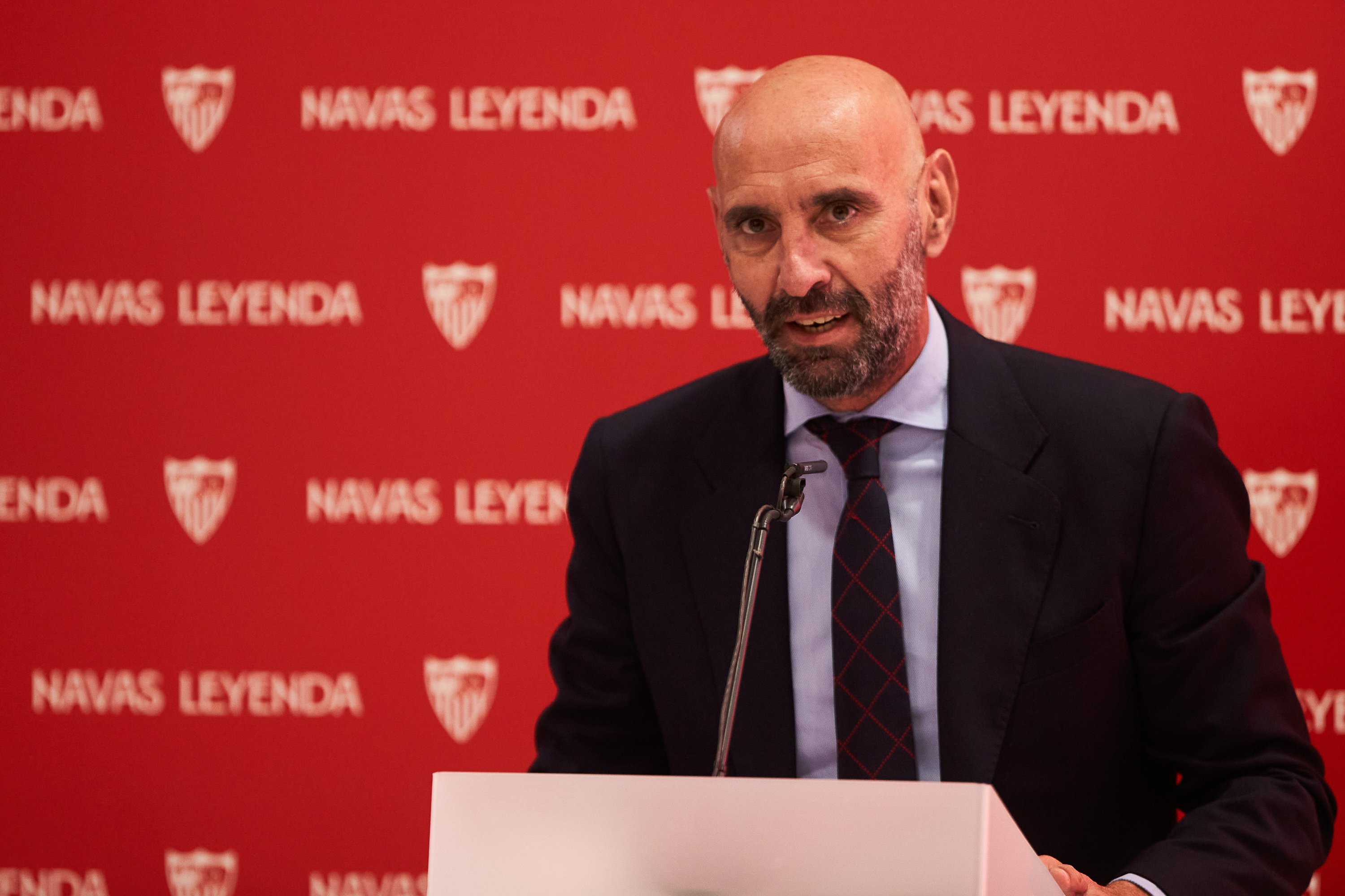 Monchi negocia para sacarlo del Barça y llevarlo al Sevilla, está harto de Xavi Hernández