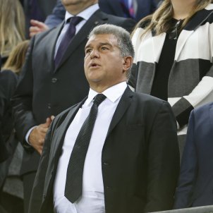Titular con Francia en el Mundial se ofrece gratis a Joan Laporta