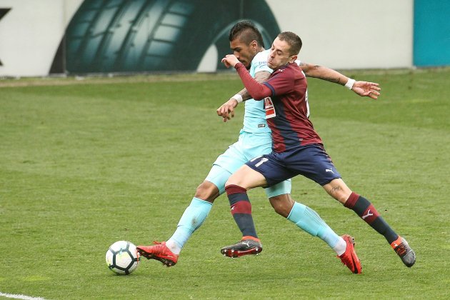 Paulinho Eibar Barça EFE