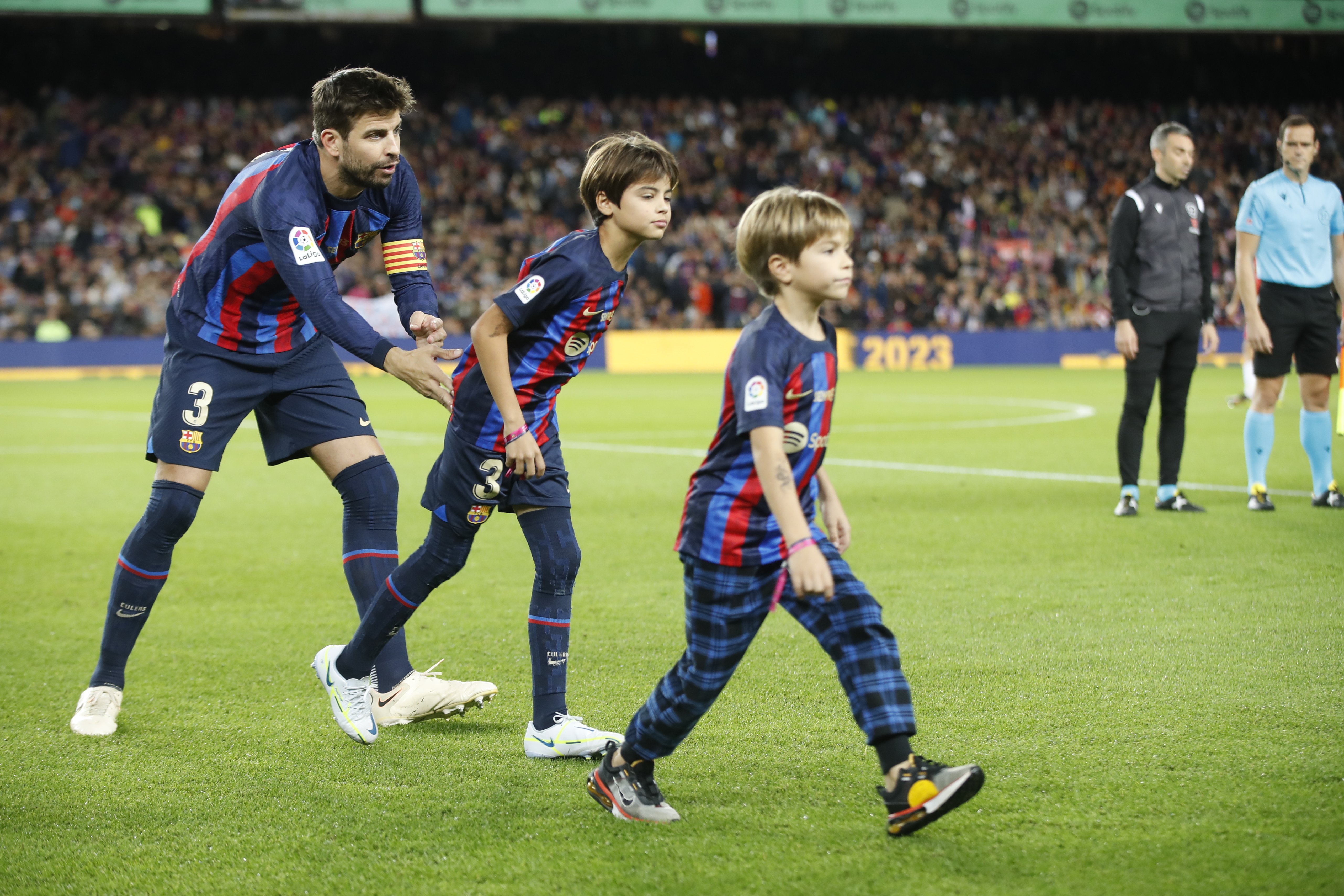 Miolan Sasha Pique Adios efe Miolan Sasha Pique Adios efe