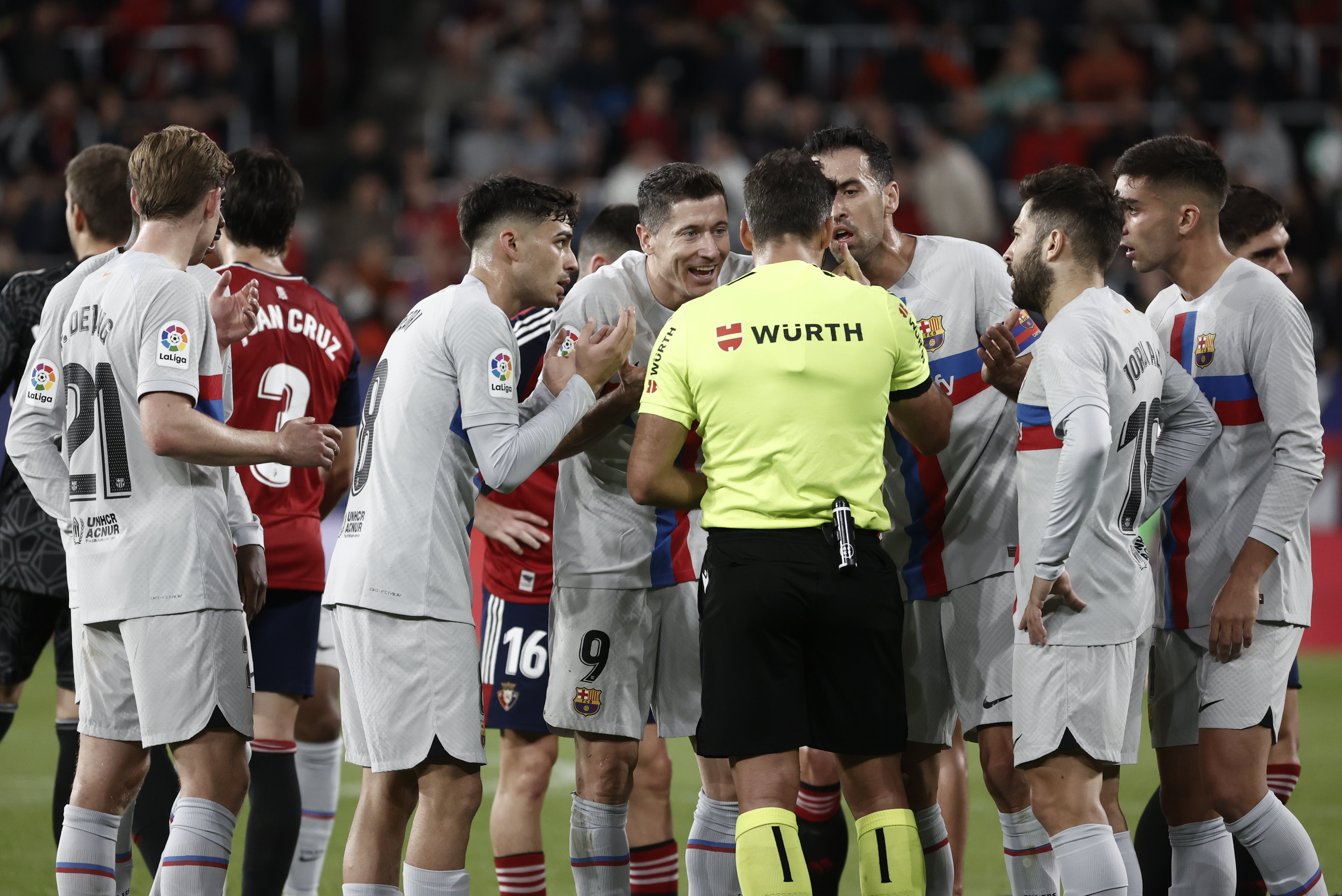 El TAD manté la sanció de tres partits a Lewandowski i es perdrà el duel contra l'Atlètic de Madrid