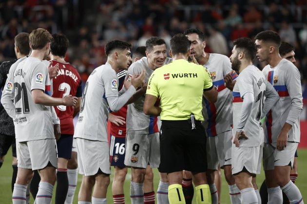 Robert Lewandowski expulsion Osasuna Barca arbitro quejas