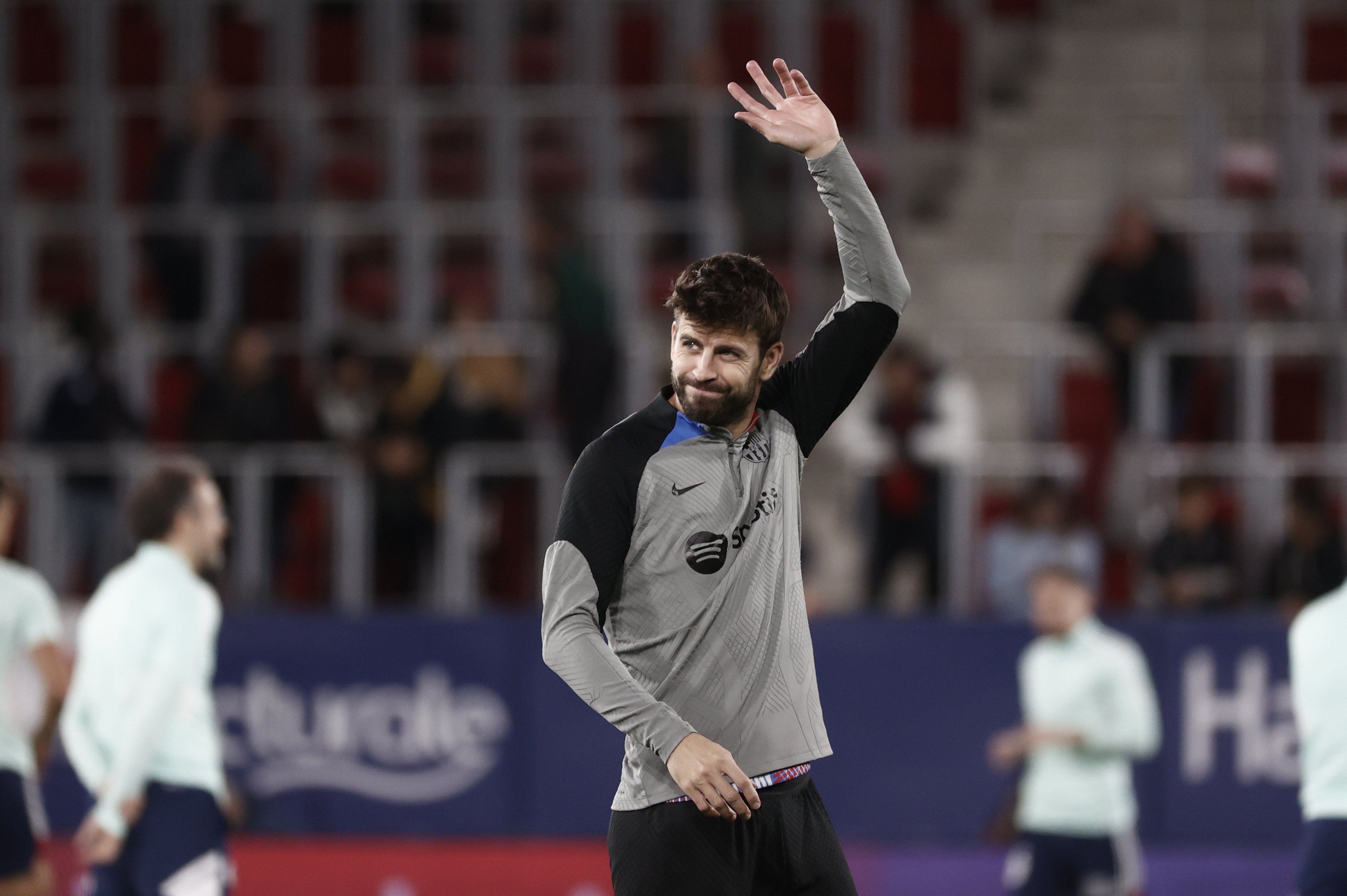 Piqué deja el listón muy alto y el Barça comete el error del año, está en la calle, sin nivel