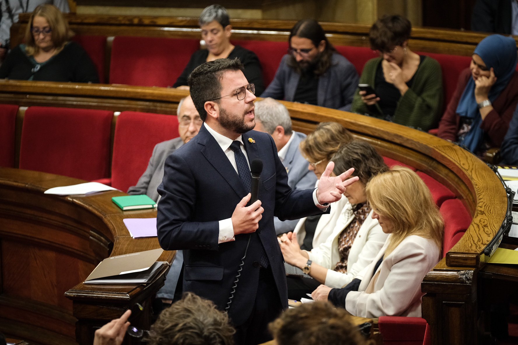 Aragonès rep de totes bandes per la taula de diàleg, la negociació amb l'Estat i Elena