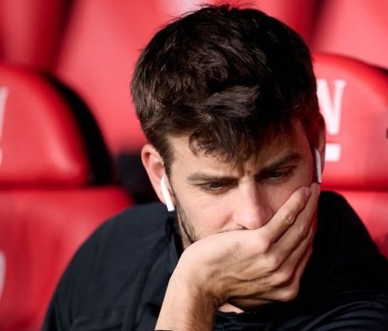 Gerard Piqué pensativo EP Gerard Piqué pensativo EP