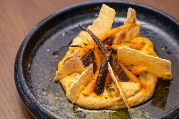 Hummus de garbanzos con zanahoria / Foto: Carbónico Hummus de garbanzos con zanahoria / Foto: Carbónico