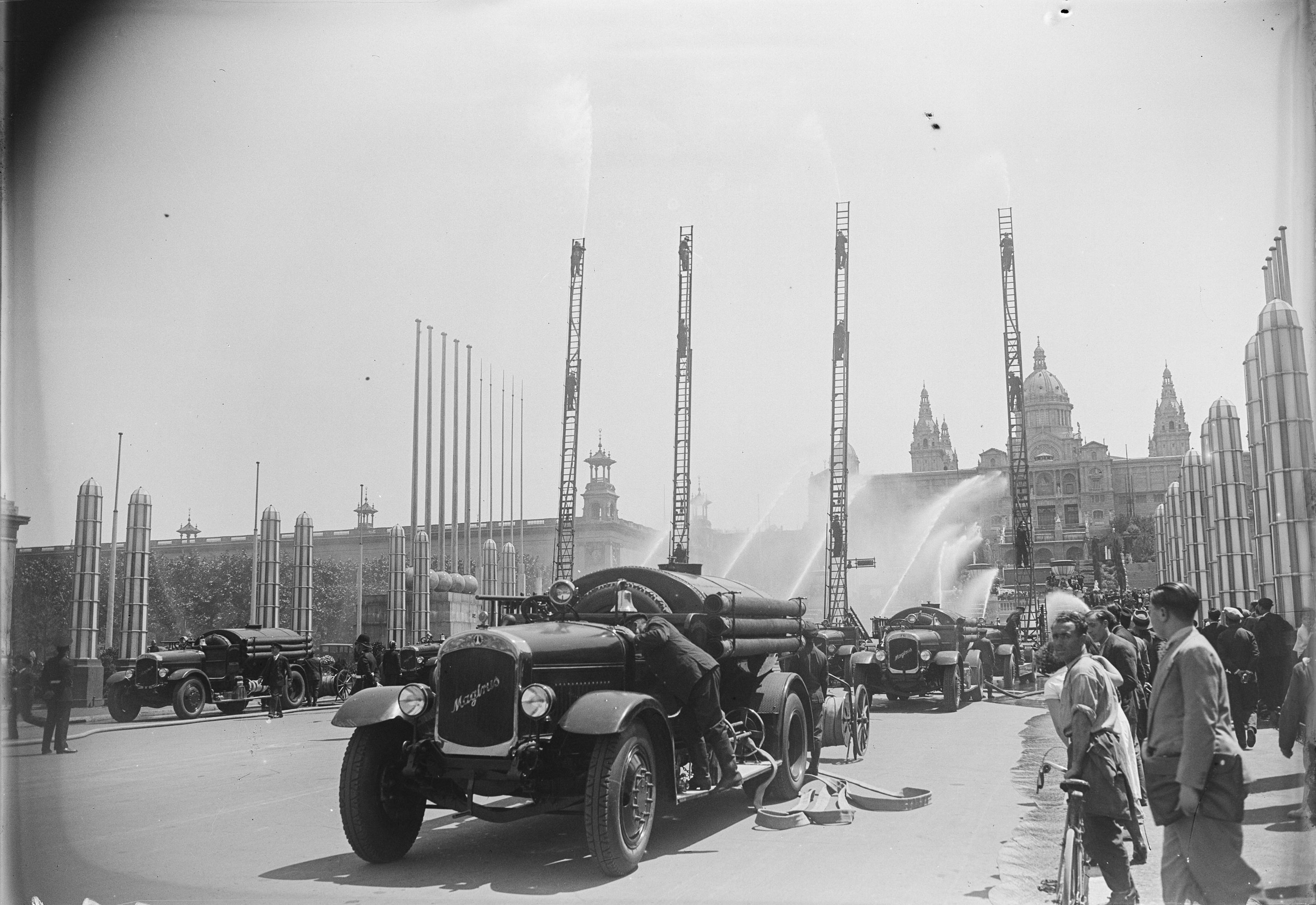 ‘Protegir Barcelona’, l’exposició que repassa la història dels Bombers