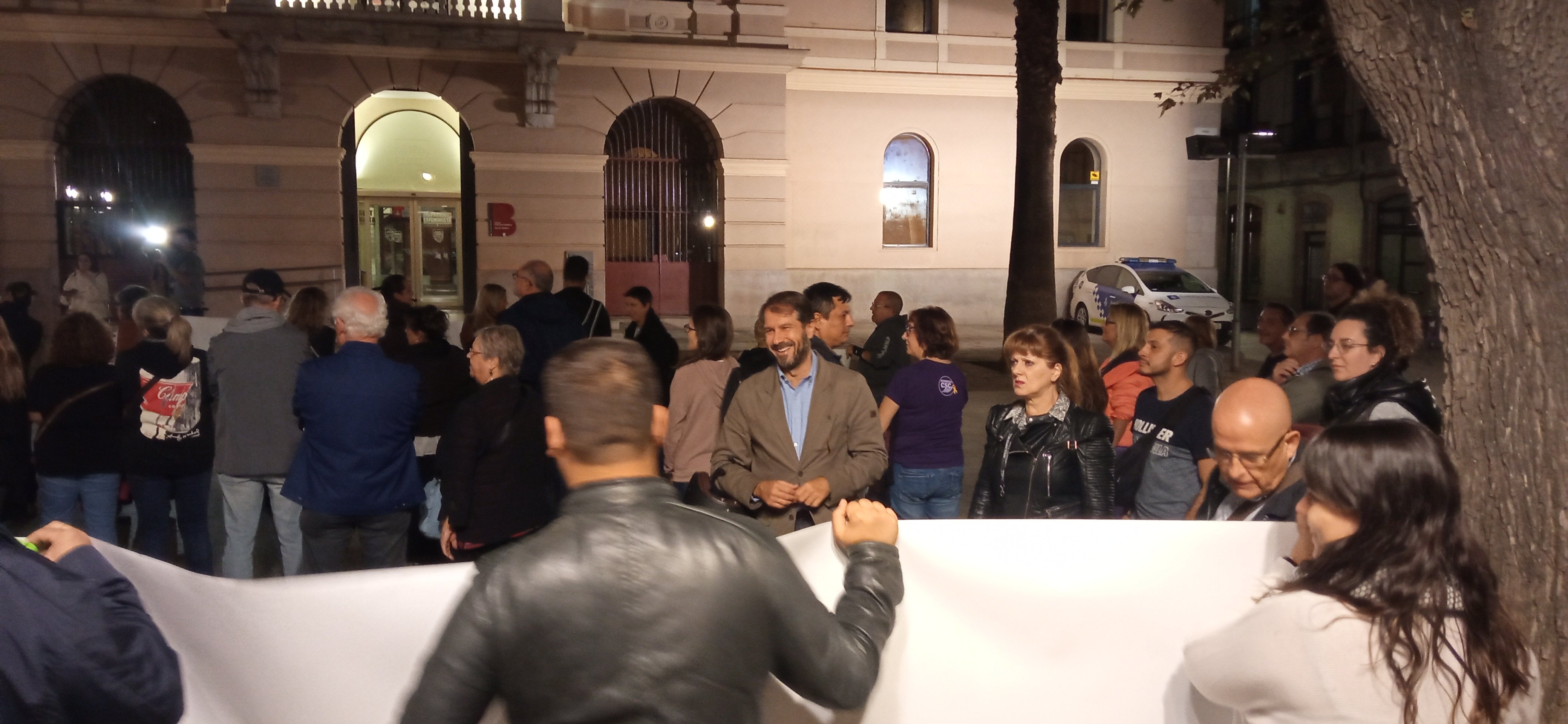 Malestar por la presencia de Vox en protestas vecinales en Barcelona: "Tenemos que desenmascarar al fascismo"