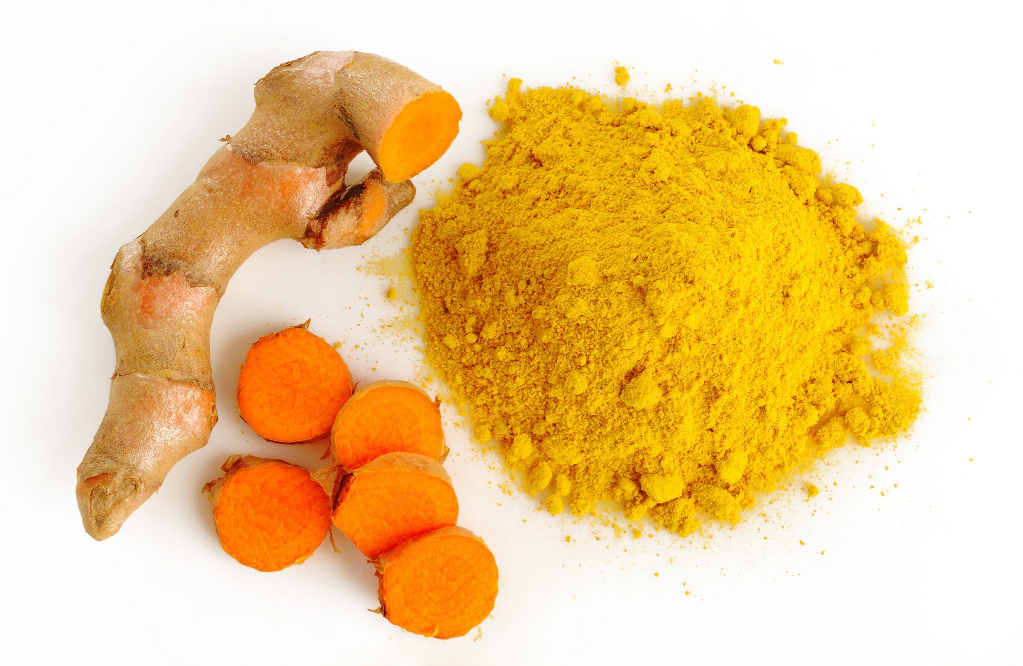 Combate el dolor con este aceite de cúrcuma casero