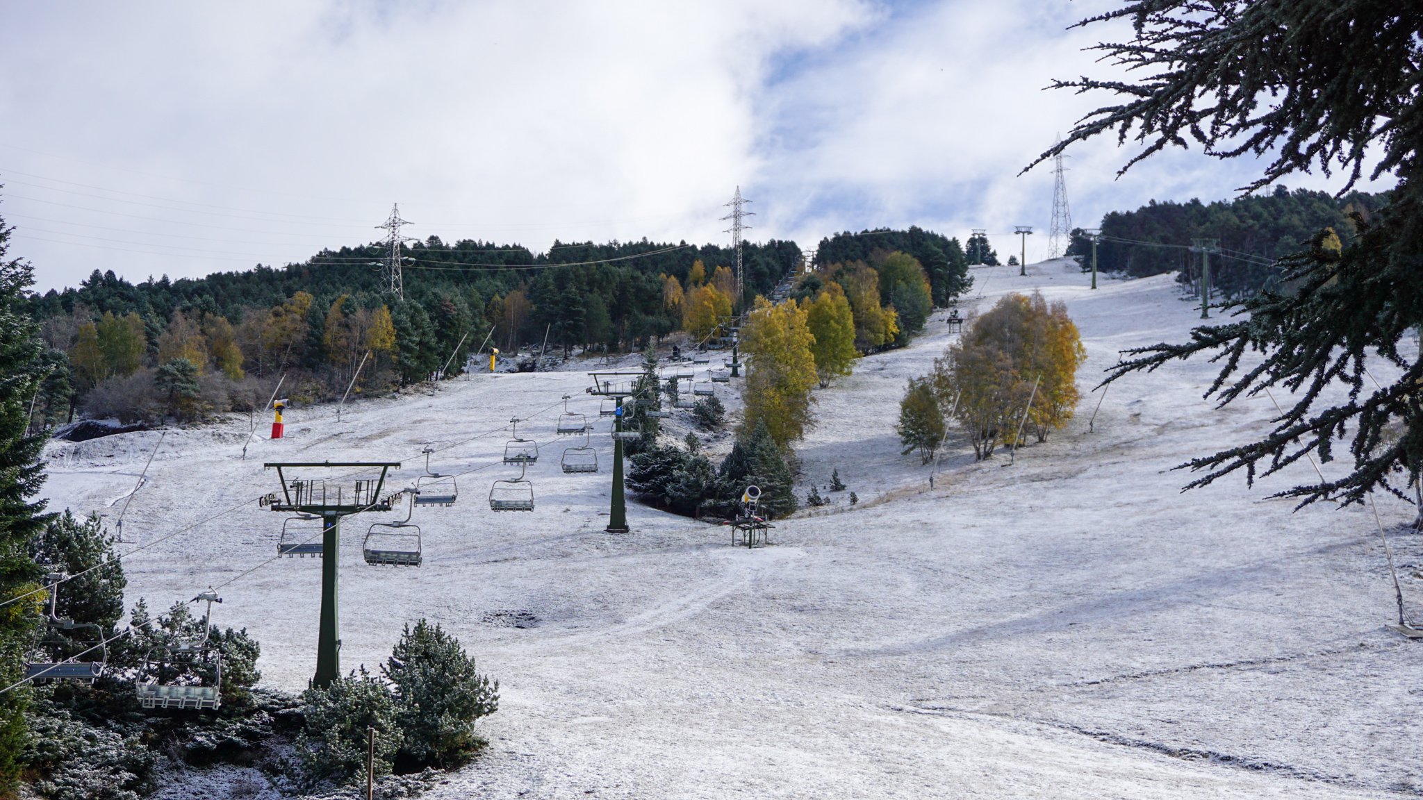 Las nevadas que caerán a finales de noviembre podrían avanzar|adelantar la temporada de esquí a Catalunya Foto @baqueira beret