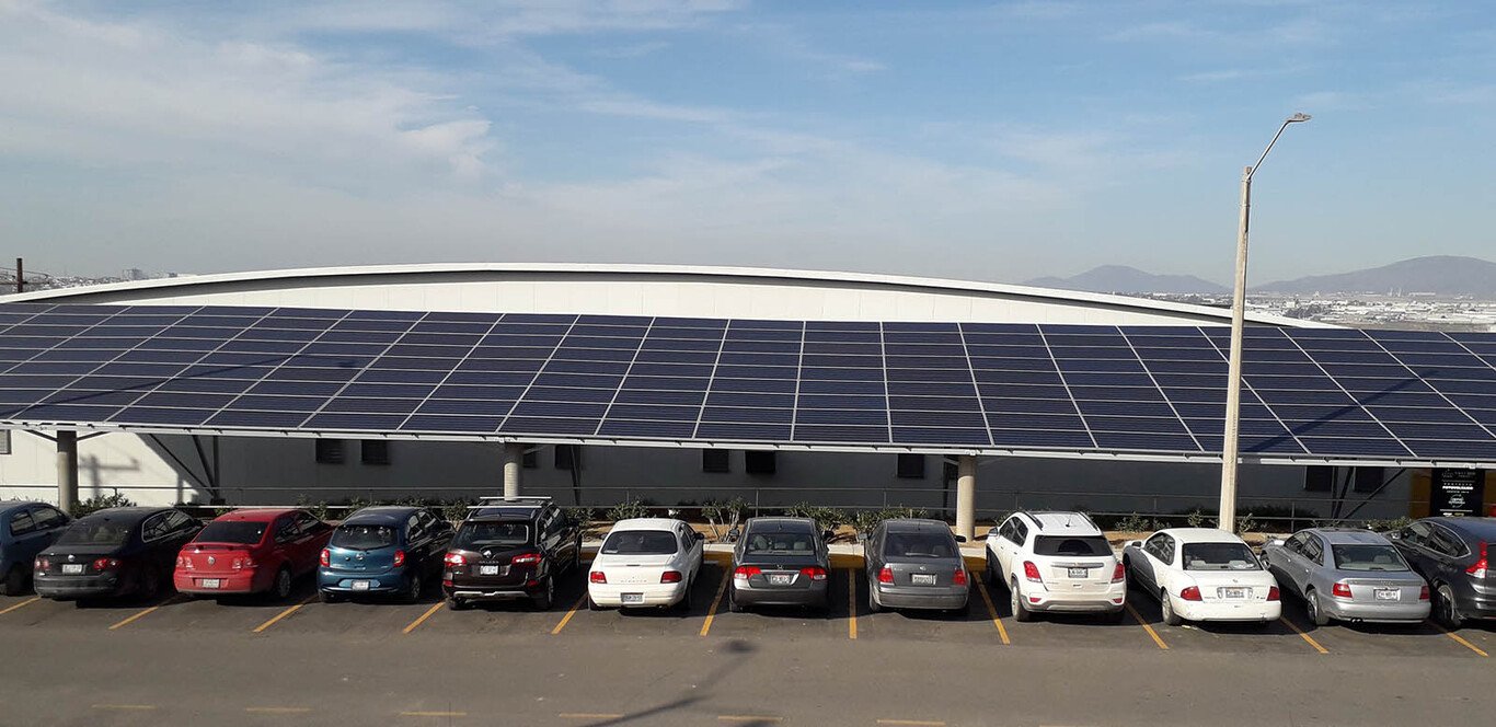 Francia nos vuelve a ganar con una idea genial: cubiertas con paneles solares en los aparcamientos