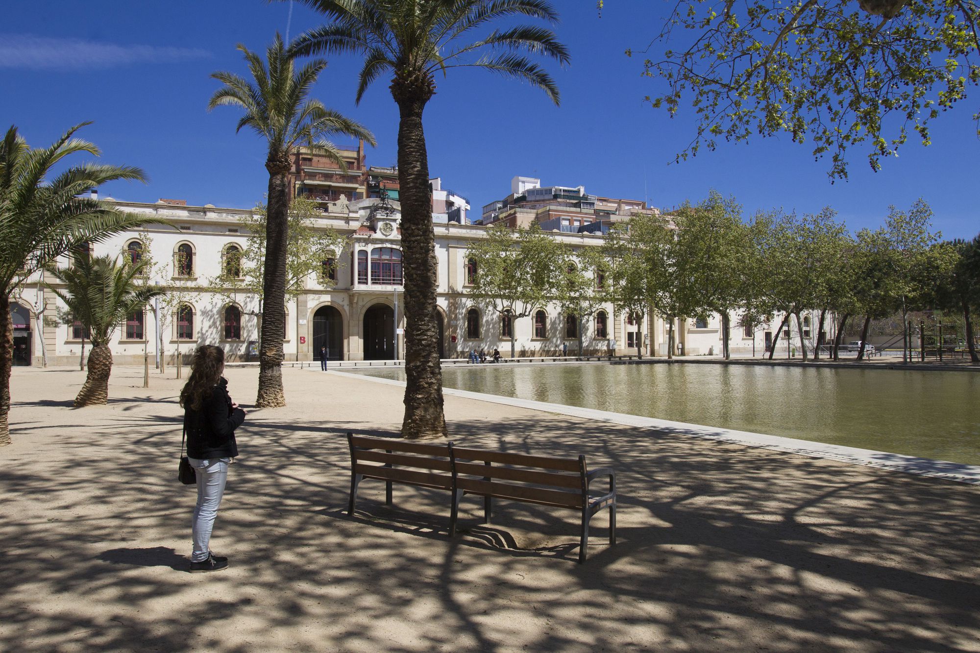 El lago de los Jardins del Baix Guinardó, nueva propuesta para ubicar el Mercat de l'Estrella