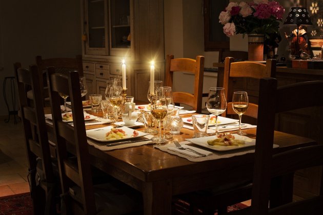Mesa|Tabla preparada para cenar / Foto: Pixabay Mesa|Tabla preparada para cenar / Foto: Pixabay