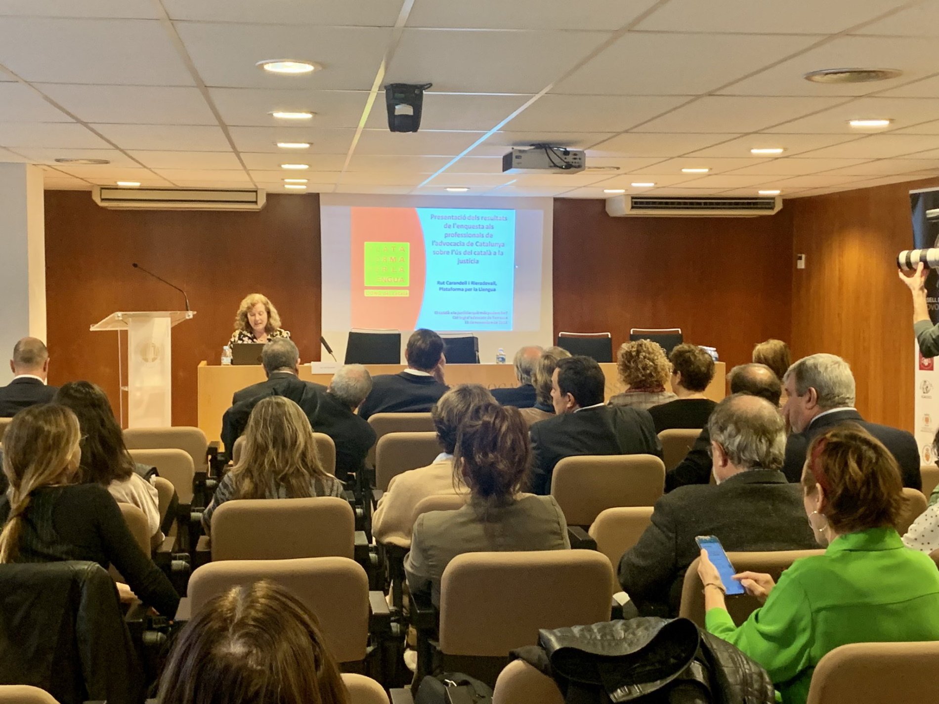 Alerta per la salut del català a la justícia: només el 18% d'advocats el fa servir a la feina