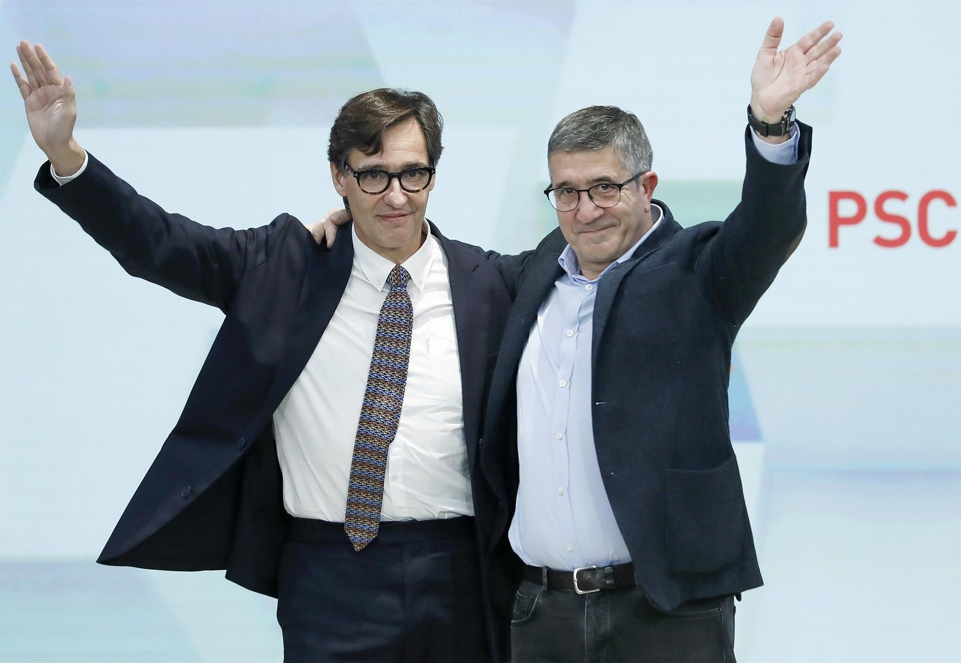 Espectáculo lamentable: escalada de acusaciones entre PSOE y PP por quién lanza más gasolina a Catalunya