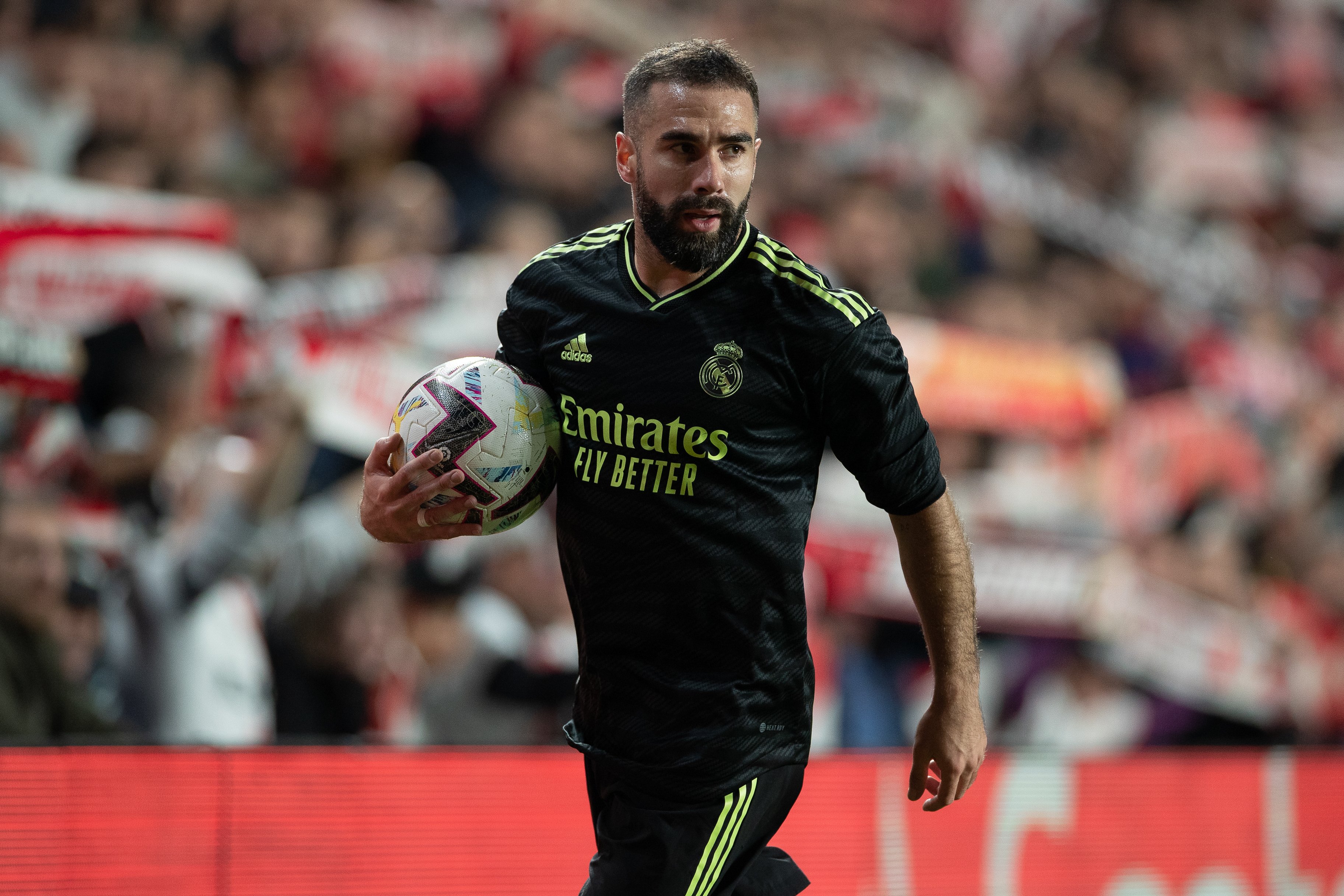 Dani Carvajal té llesta la jubilació en el Reial Madrid, negociacions en marxa amb el seu substitut