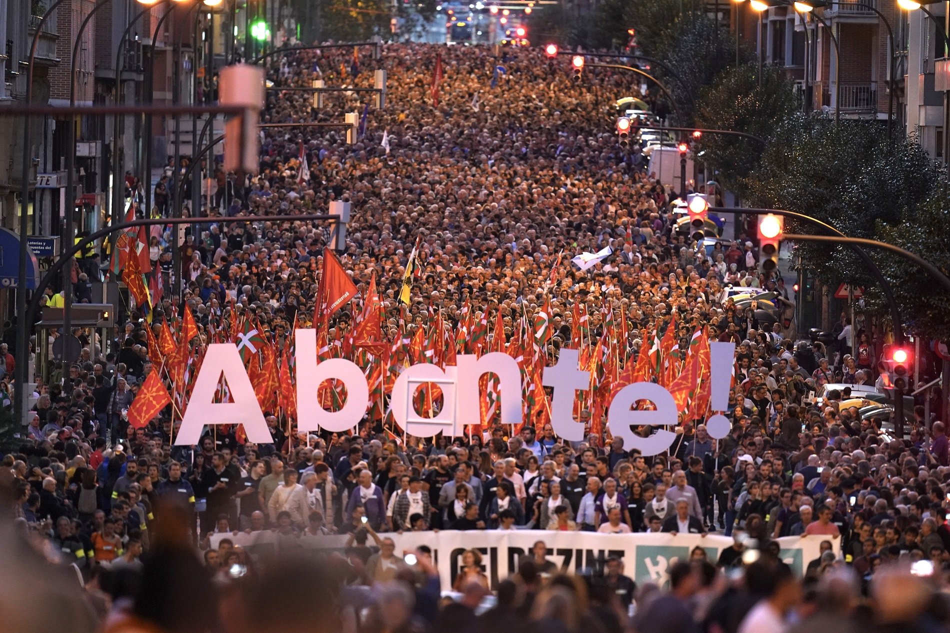 Manifestació multitudinària a Bilbao per la independència