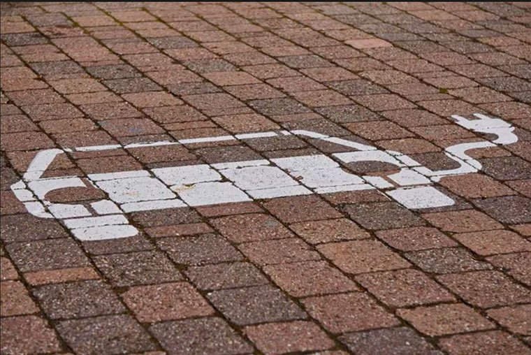 El Camp de Tarragona puja al tren de la mobilitat elèctrica