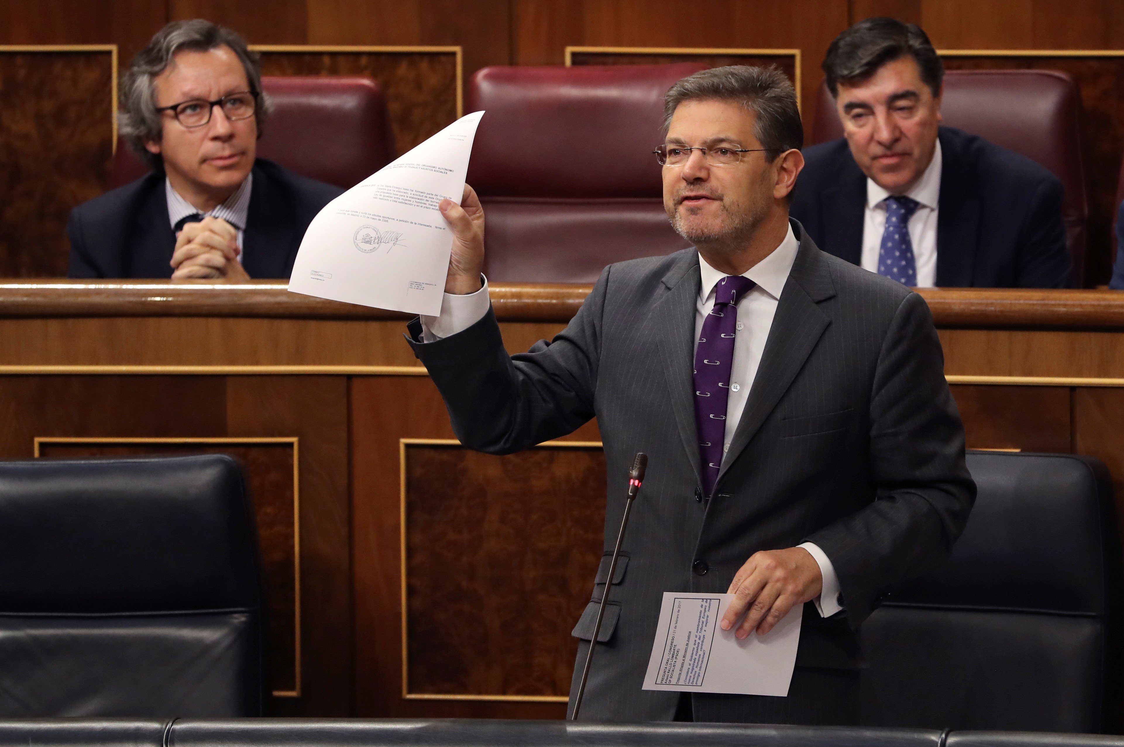 El PSOE pide a Catalá que dimita por llevar a una "homófoba" al Tribunal de Estrasburgo
