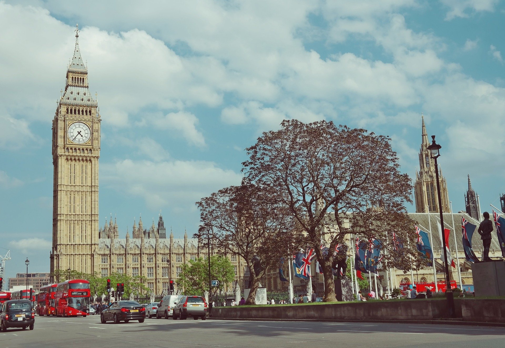 Suenan las campanadas del Big Ben de Londres después de cinco años de silencio