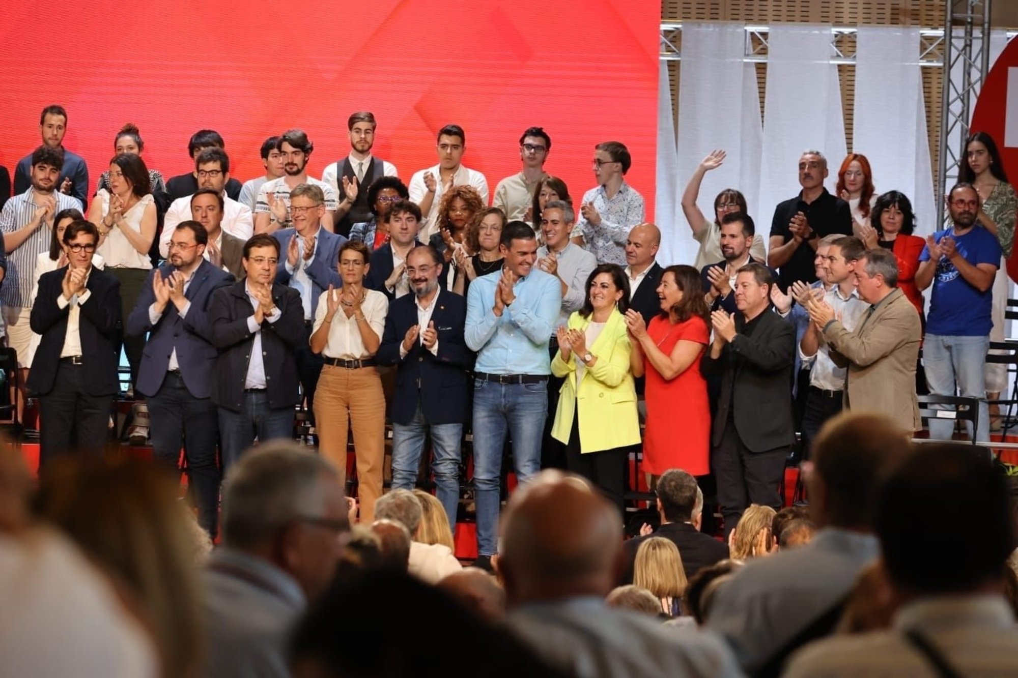 Decepción en el PP: los barones socialistas no se rebelan, por ahora, contra Sánchez por la sedición