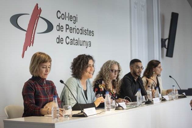 ÉSTER QUINTANA ABDELLILAH EK Colegio Periodistas Laia Sierra Elisenda Pradell Anaïs Franquesa / Foto: Montse Giralt ÉSTER QUINTANA ABDELLILAH EK Colegio Periodistas Laia Sierra Elisenda Pradell Anaïs Franquesa / Foto: Montse Giralt