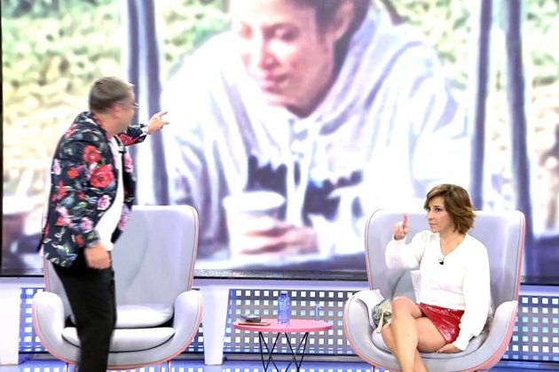 Jorge Javier Vázquez assenyala Shakira plorant Telecinco Jorge Javier Vázquez assenyala Shakira plorant Telecinco