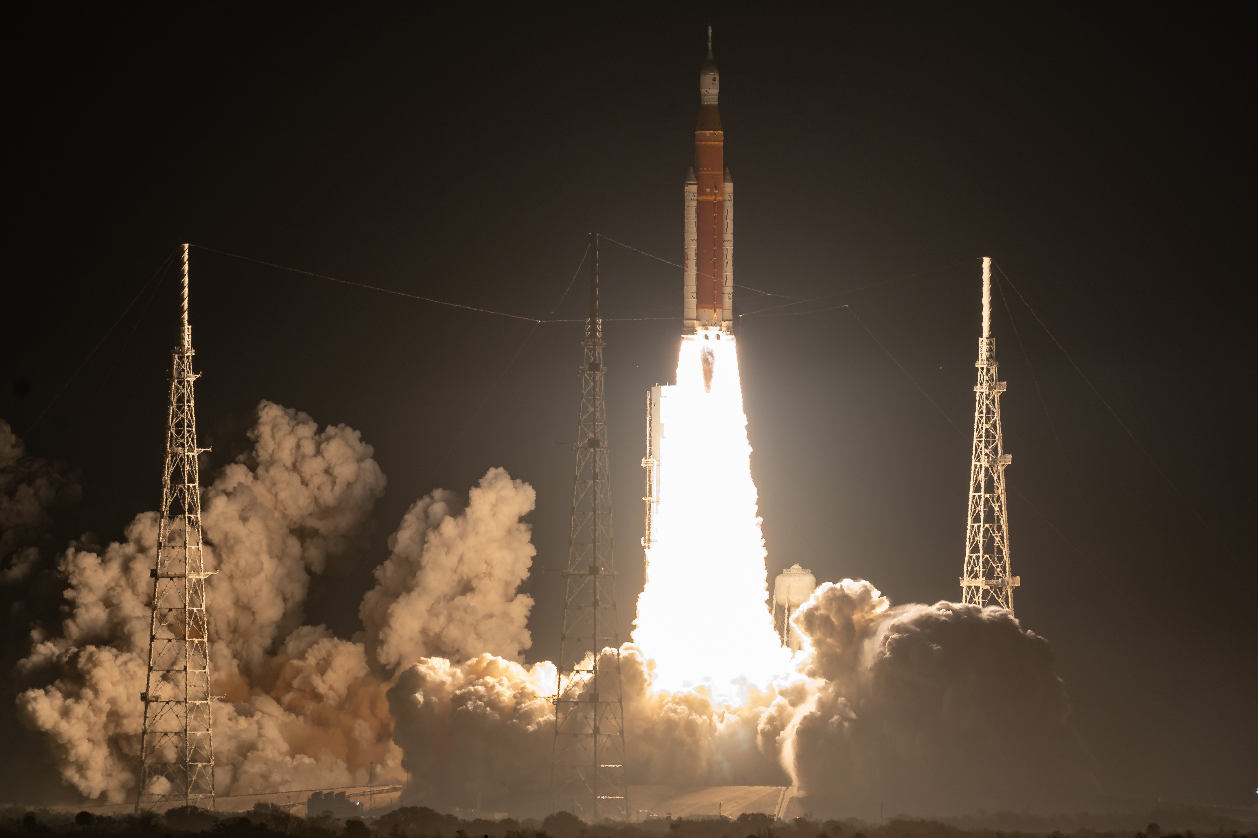 La NASA llança amb èxit el coet Artemis I cap a la Lluna