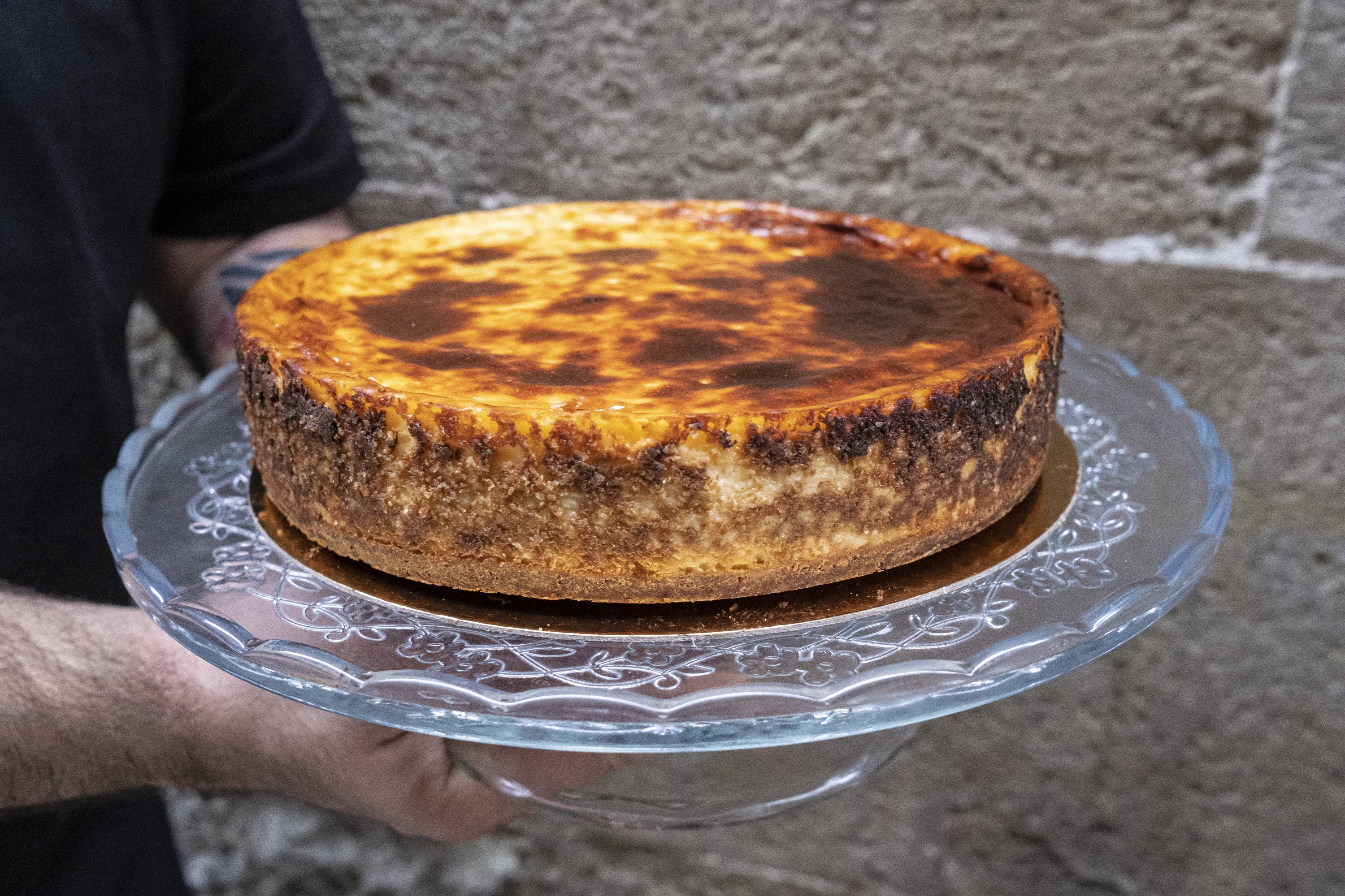 La mejor tarta de queso del mundo está en Barcelona: ¡conoce los trucos de Jon Cake!