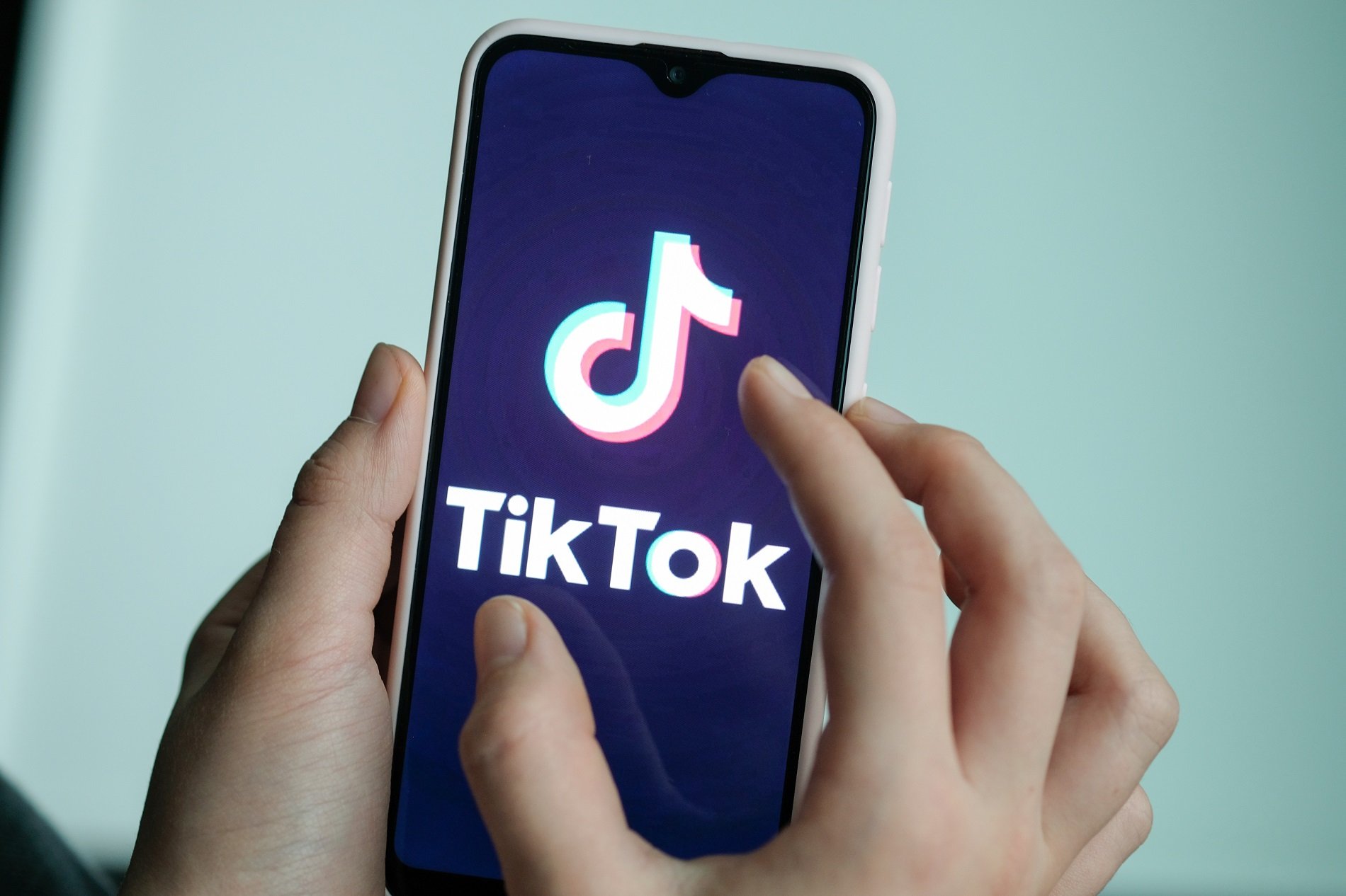 Alerta del FBI por la influencia de China a través de TikTok