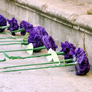 flors violència masclista acn flors violència masclista acn