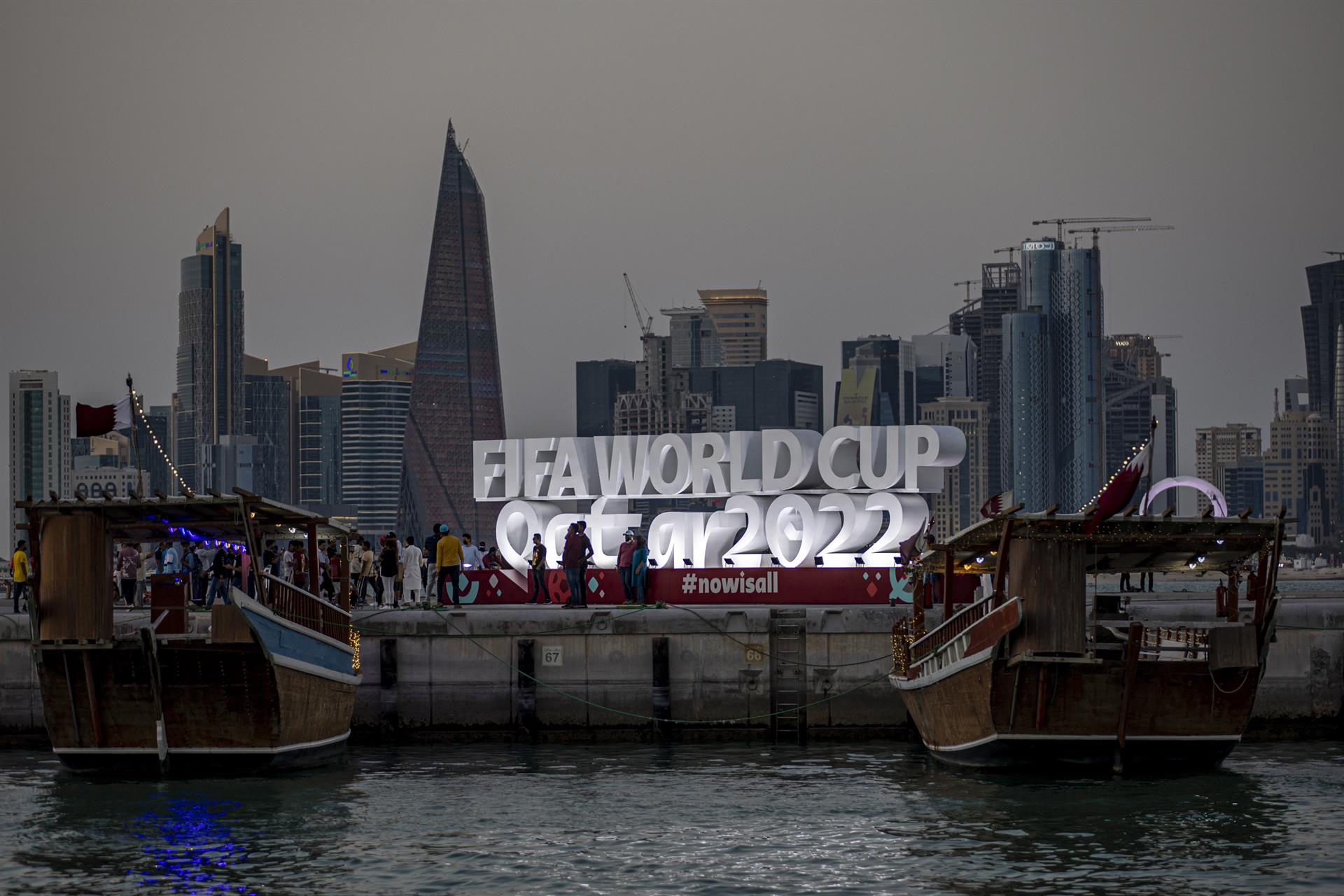 Aproves que el Mundial de futbol se celebri a Qatar?