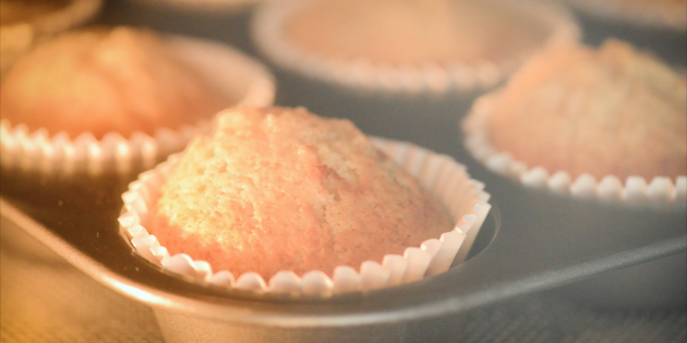 Cupcakes of banana and chocolate