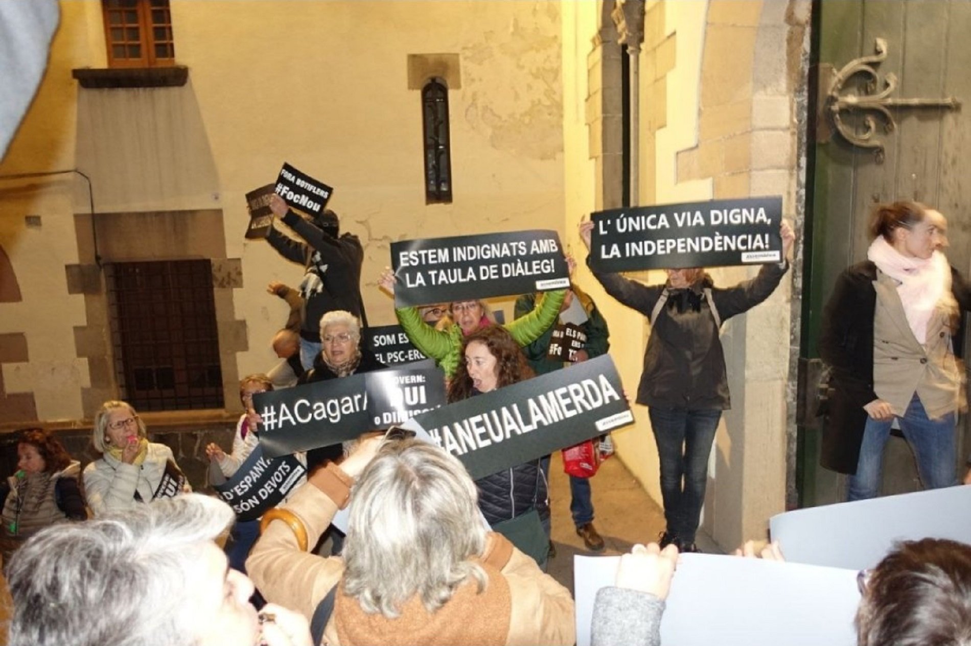 Pitada de la ANC contra Pere Aragonès en Granollers | VÍDEO