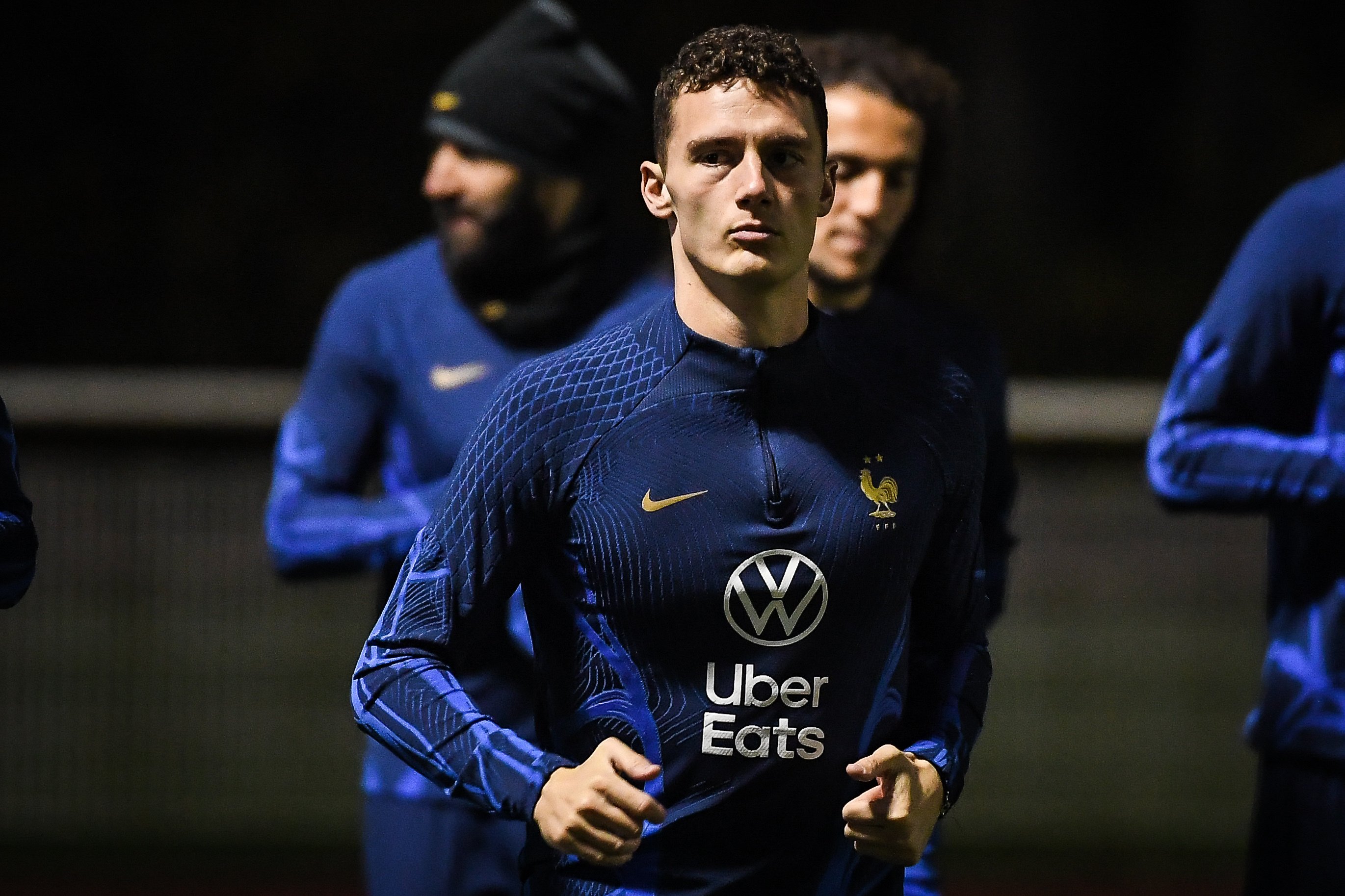 Pavard y Foyth, descartados por el Barça, que no fichará un lateral derecho