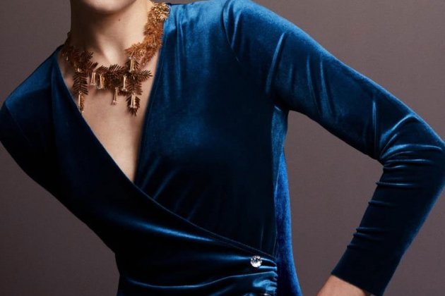 Vestido de terciopelo con botones1