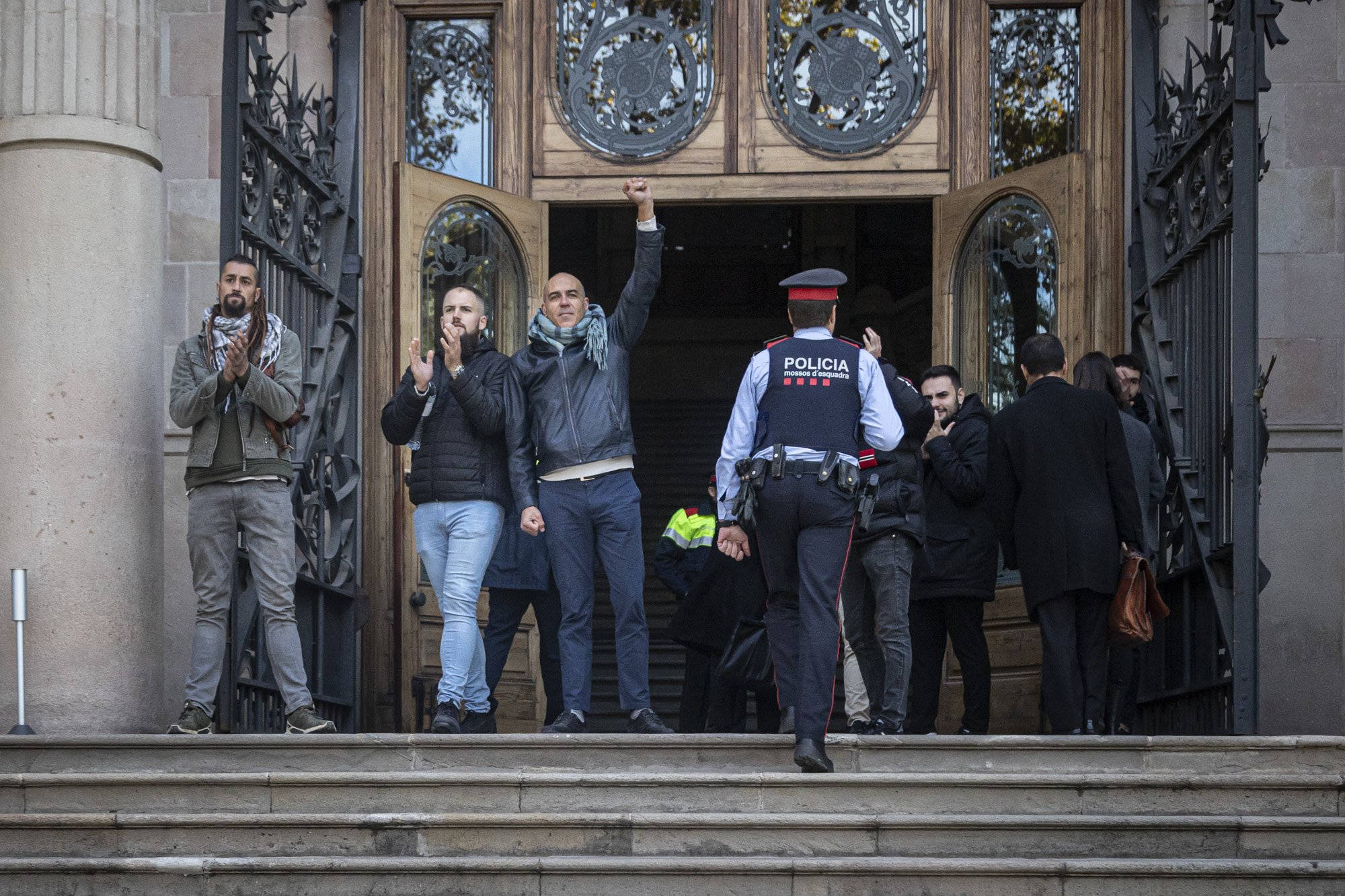 La Audiencia de Barcelona anula el juicio a uno de los siete acusados de la protesta por Puigdemont