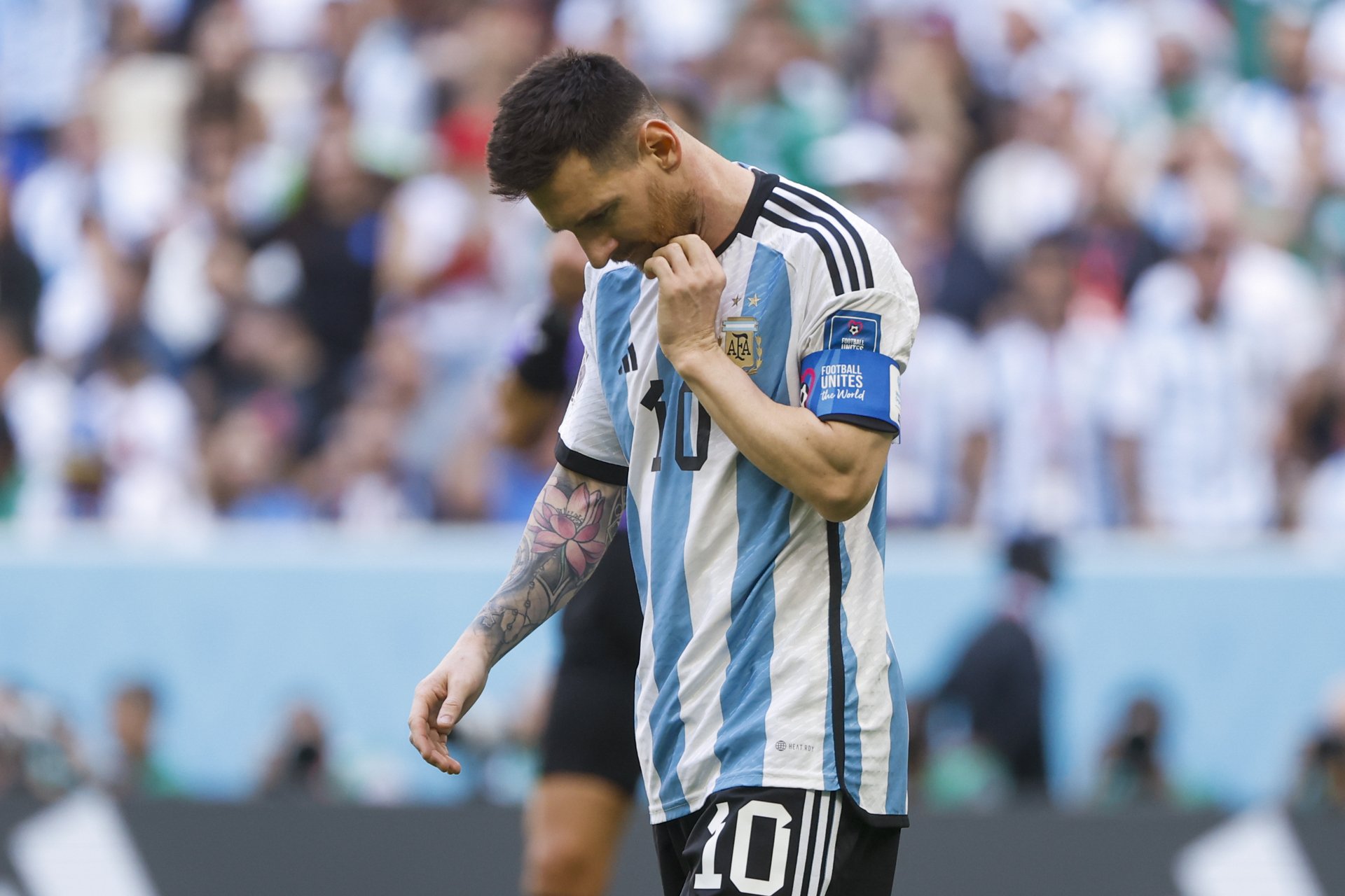 Leo Messi cabizbajo derrota Argentina Mundial Qatar / Foto: EFE