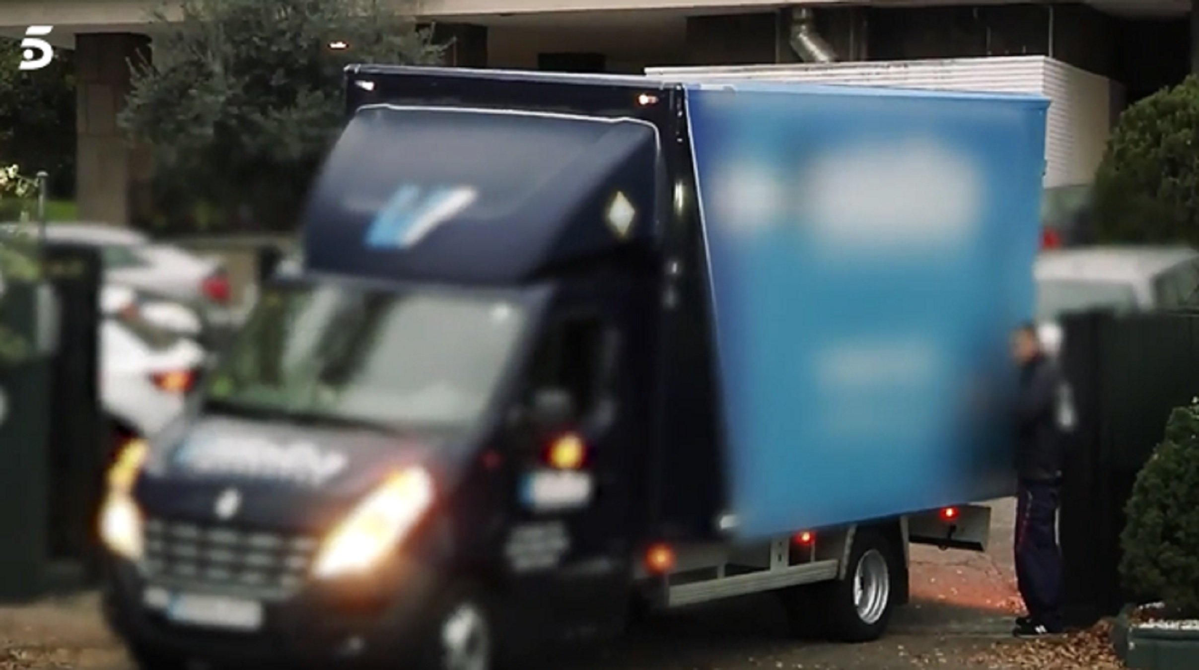 Camión de mudanzas viene a casa de Marichalar   T5