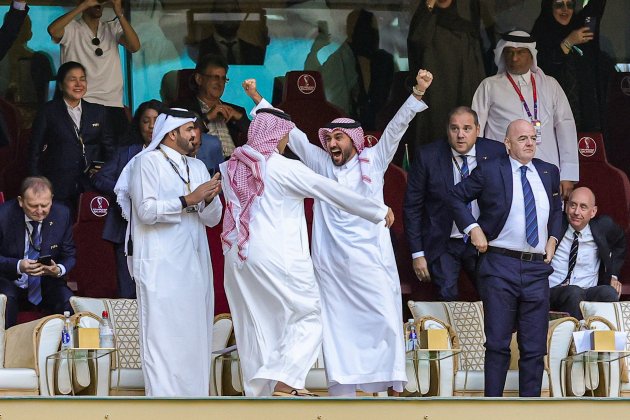 Rey de Arabia Saudi celebrando la victoria ante Argentina / Foto: Europa Press