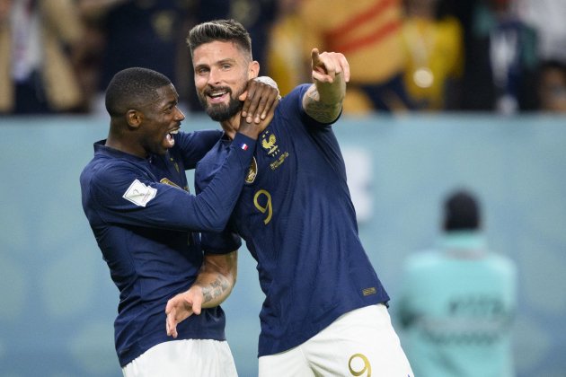 Olivier Giroud Ousmane Dembele celebren França Mundial Qatar / Foto: EFE