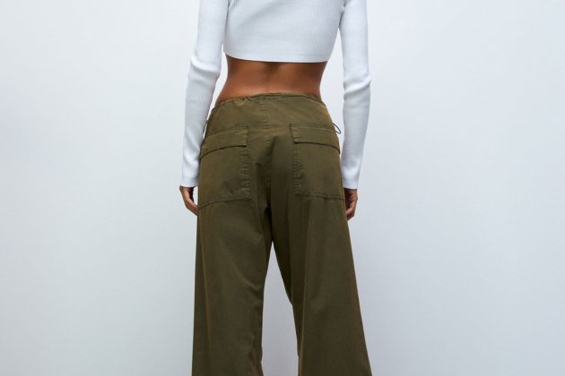 Pantalón parachute Loose Feat1 Pantalón parachute Loose Feat1