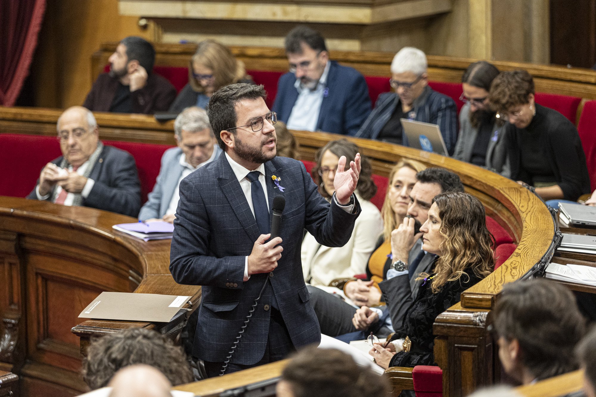 Aragonès busca apoyos para los presupuestos y el PSC avisa: "De esta forma, no"