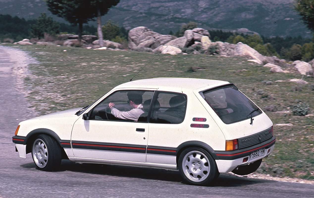 Vuelve el icónico Peugeot 205 GTI, aunque el precio es prohibitivo