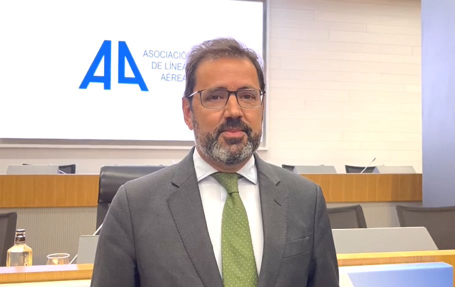 L'Associació de Línies Aèries demana que s'elimini l'obligació de l'ús de la mascareta a l'avió