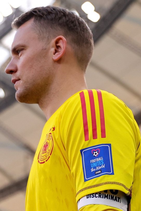 Manuel Neuer brazalete No Discrimination Alemania Japón Mundial Qatar / Foto: EFE