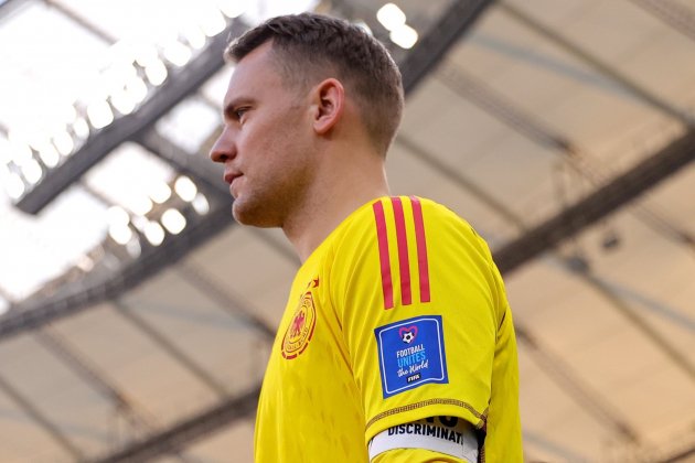 Manuel Neuer braçalet No Discrimination Alemania Japón Mundial Qatar / Foto: EFE Manuel Neuer braçalet No Discrimination Alemania Japón Mundial Qatar / Foto: EFE
